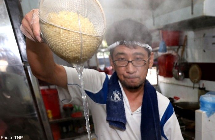 Hawker Cooking Mee Pok