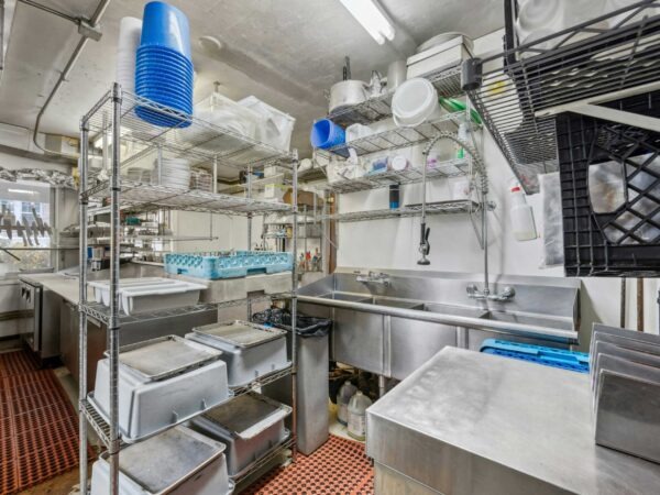 imgi_45_Kitchen-Cabinet-600x450